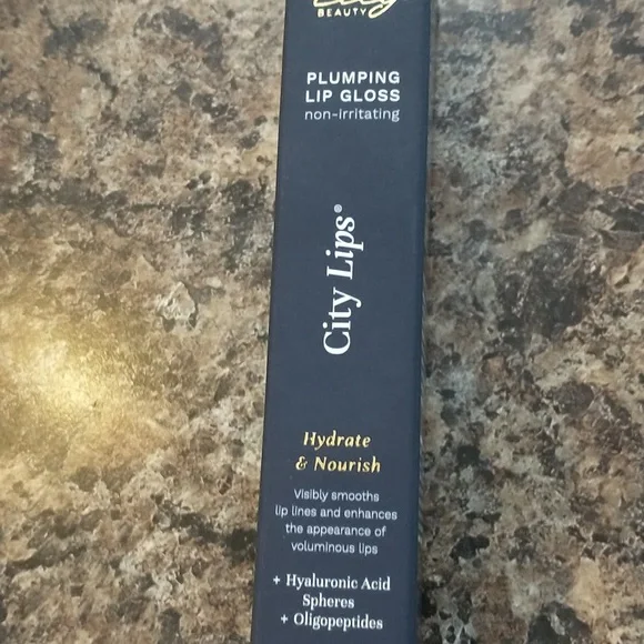 City Lips Plumping Lip Gloss - Elegant Clear. 💋🔥💋🔥 - Picture 2 of 6
